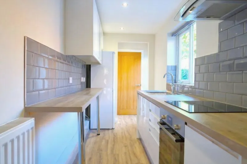 Brixton Road / 3 Bed / Cosy student home /  NG7 3FG - Thumbnail 1